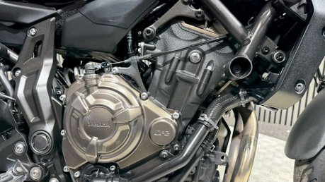 Yamaha MT-07 MT07 2018 ONLY 7K 1 OWNER FULL AKRAPOVIC LONG MOT 700CC 24