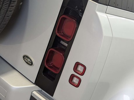 Land Rover Defender 3.0 Defender SE D MHEV Auto 4WD 5dr 43