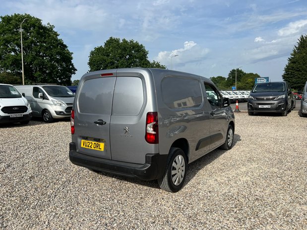 Peugeot Partner SWB L1H1 Low Roof Professional Premium Air Con Sensors EURO 6 NO VAT 6