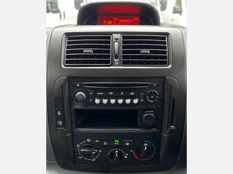 Peugeot Expert 2.0 HDi Panel Van 4dr Diesel Manual L1 H1 (196 g/km, 136 bhp) 36