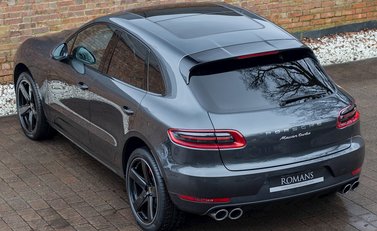 Porsche Macan Turbo 9