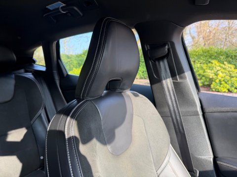 Volvo V40 2.0 T3 R-Design Nav Euro 6 (s/s) 5dr 16