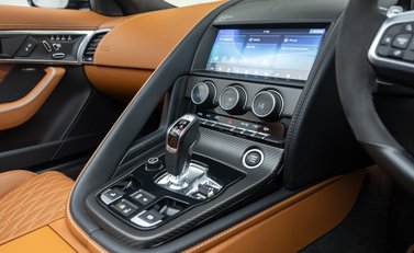 Jaguar F-Type SVR Convertible 33