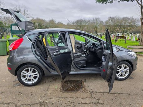 Ford Fiesta 1.0T EcoBoost Zetec Powershift Euro 6 5dr 15