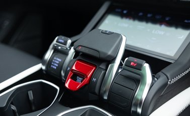 Lamborghini Urus SE 33