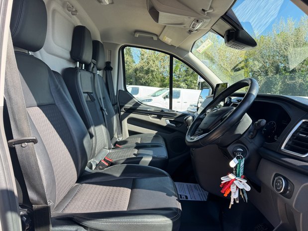 Ford Transit Custom SWB L1H1 Low Roof Sport 290 Air Con Alloys SELECT 18