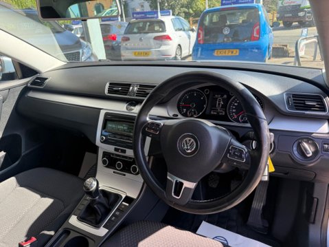 Volkswagen Passat 2.0 TDI BlueMotion Tech R-Line Euro 5 (s/s) 4dr 13