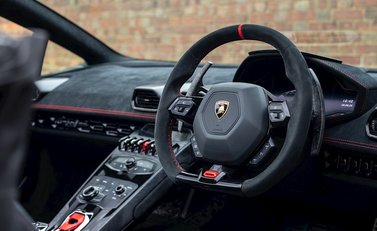 Lamborghini Huracan Spyder LP640-4 Performante 13