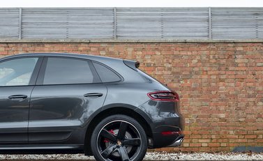 Porsche Macan Turbo 28