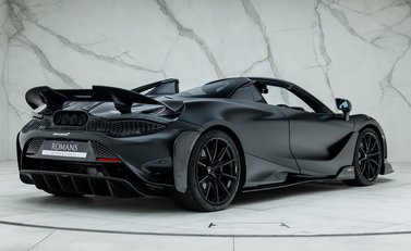 McLaren 765LT Spider 8