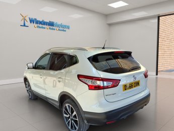 Nissan Qashqai 1.6 DIG-T Tekna 2WD Euro 6 (s/s) 5dr
