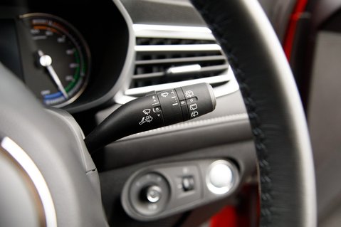 MG MG5 EXCLUSIVE 18