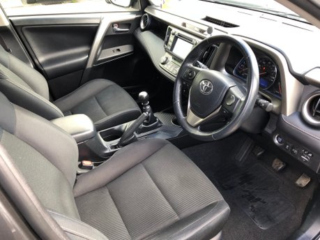 Toyota Rav 4 D-4D ICON Manual 4X2 only 45000 miles with 10 services 2