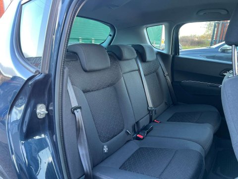 Peugeot 3008 1.6 3008 Active HDi 5dr 26