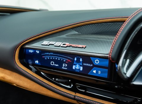 Ferrari SF90 Spider 22