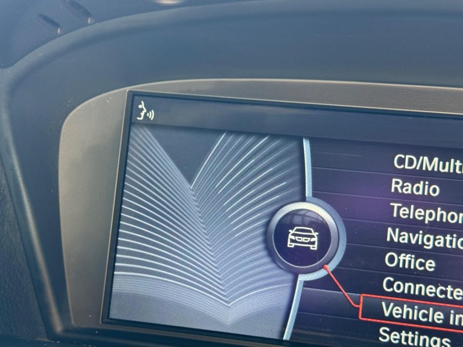 2012 BMW 3 Series — image 22