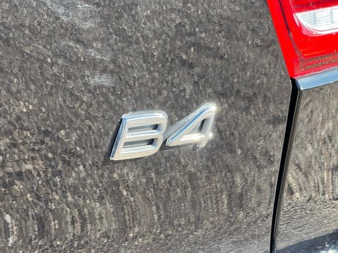 Volvo XC40 B4 R-DESIGN PRO MHEV 24