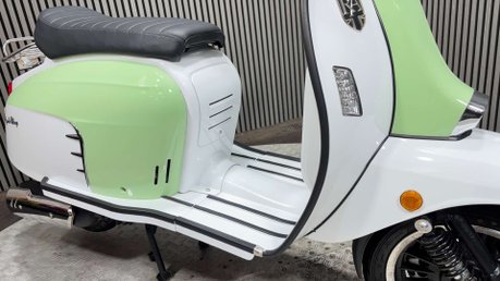 Royal Alloy GT 2020 ONLY 1K 1 OWNER SCOOTER LONG MOT MODERN RETRO 125CC 30