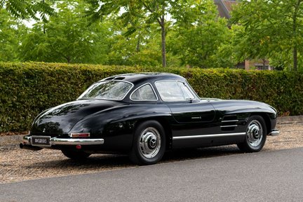 Mercedes-Benz 300 SL Gullwing 4