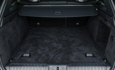 Land Rover Range Rover Sport 5.0 SVR Carbon Edition 36