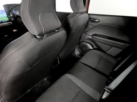 Renault Captur 1.2 TCe evolution SUV 5dr Petrol Manual Euro 6 (s/s) (115 ps) Alloys - Air 19