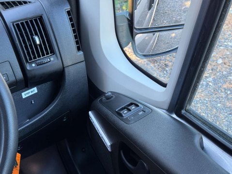 Peugeot Boxer 2.2 435 17seat Non-D1 accessible minibus CanDrive with A/C and Cruise. L3 H 30
