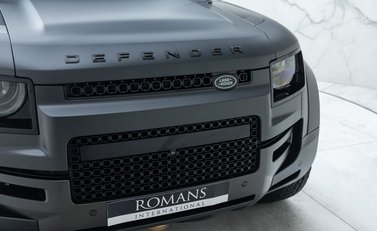 Land Rover Defender OCTA EDITION ONE 37