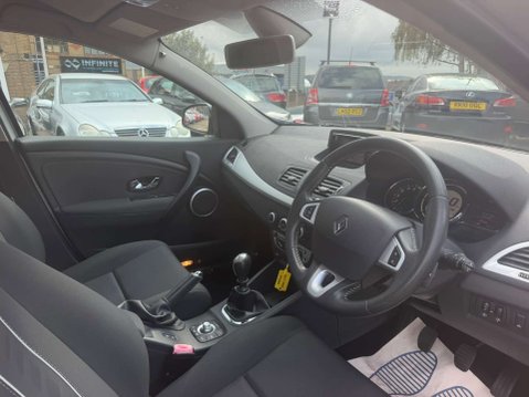 Renault Megane 1.6 16V Dynamique TomTom Hatchback 5dr Petrol Manual Euro 5 (110 ps) 31