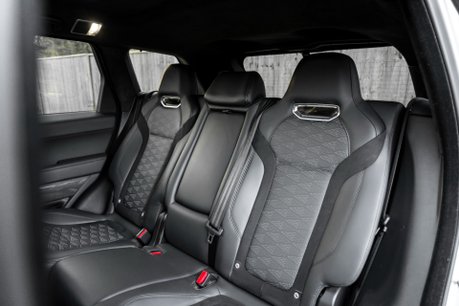 Land Rover Range Rover Sport SVR CARBON EDITION. DEPLOYABLE SIDE STEPS. MATRIX LEDs. CARBON FIBRE ENGINE BAY 18