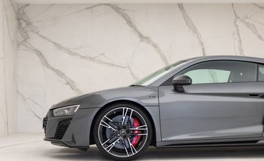 Audi R8 V10 Performance Carbon Black 28