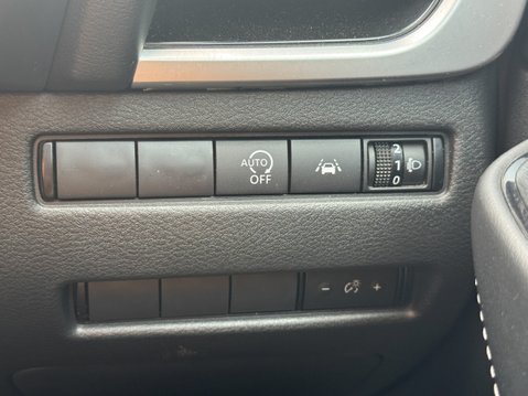 Nissan Qashqai (Sold) 1.3 DIG-T MHEV N-Connecta SUV 5dr Petrol Hybrid Manual Euro 6 (s/s) 16