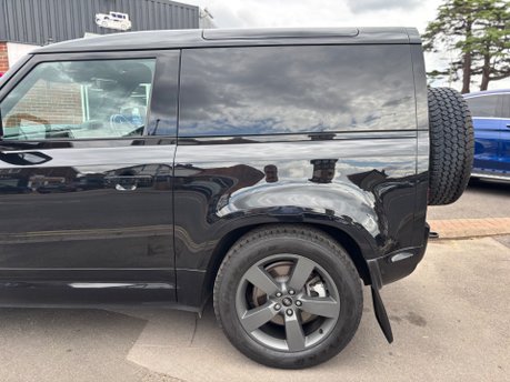 Land Rover Defender 3.0 D350 MHEV X-Dynamic HSE Auto 4WD Euro 6 (s/s) 3dr 8