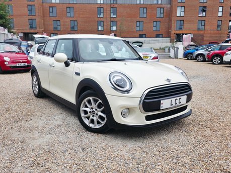 Mini Hatch 1.5 COOPER AUTOMATIC! FULL SERVICE HISTORY! 6 SERVICES!