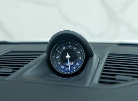 Porsche 911 Targa 4 GTS (992) 23