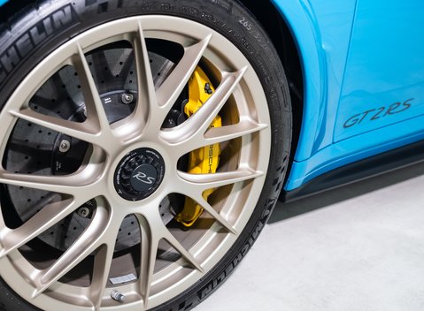 Porsche 911 GT2 RS Weissach (991) 36
