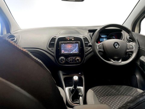 Renault Captur 0.9 TCe ENERGY Dynamique S Nav SUV 5dr Petrol Manual Euro 6 (s/s) (90 ps) 19