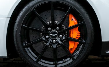 Aston Martin V12 Vantage AMR 10