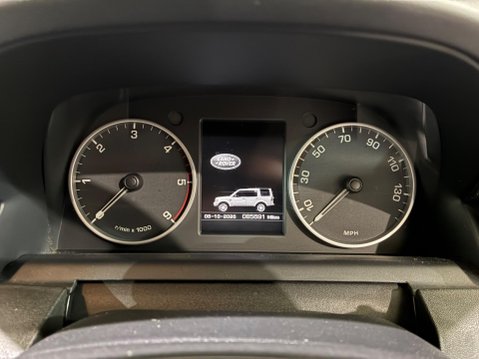 Land Rover Discovery 3.0 SD V6 Graphite SUV 5dr Diesel Auto 4WD Euro 6 (s/s) (256 bhp) 43