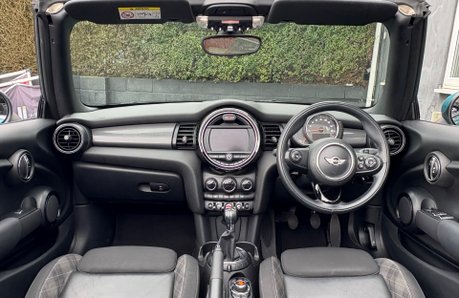 Mini Convertible Cooper 1.5 Chili / Media - SAT NAV + MINI CONNECTED + 17" ALLOYS 13