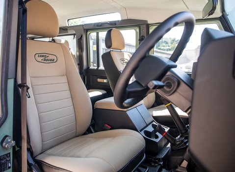 Land Rover Defender 110 Heritage Station Wagon 12