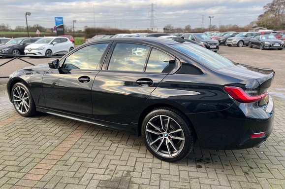 BMW 3 Series 318D SPORT 11