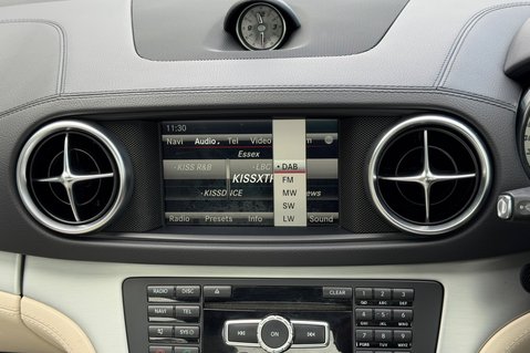 Mercedes-Benz SL Series SL400 AMG SPORT - HARMAN KARDON -PORCELAIN LEATHER  44