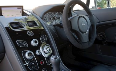 Aston Martin V12 Vantage S Roadster 16