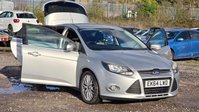 Ford Focus 1.6 Zetec Navigator Hatchback 5dr Petrol Powershift Euro 5 (125 ps) 6