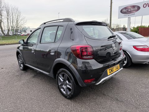 Dacia Sandero Stepway 0.9 LAUREATE TCE 7