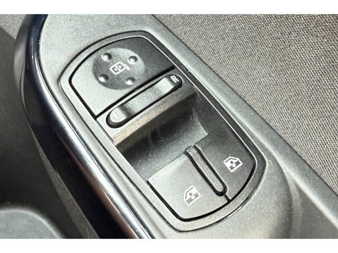 Vauxhall Corsa 1.4 (75) ecoFLEX Energy 3dr 31