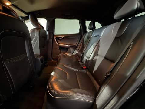 Volvo XC60 D5 R-DESIGN LUX NAV AWD 21
