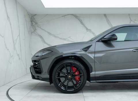 Lamborghini Urus 32