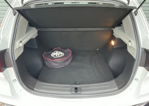 MG ZS EV 72kWh TROPHY 11