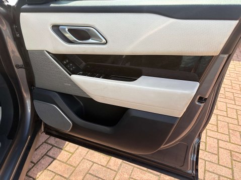 Land Rover Range Rover Velar 2.0 P250 R-Dynamic SE SUV 5dr Petrol Auto 4WD Euro 6 (s/s) (250 ps) 41